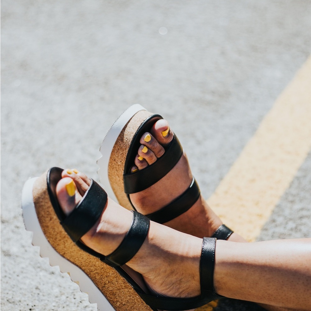 Steve Madden Black Platform Sandals with Cork Sole - Picture 3 of 4